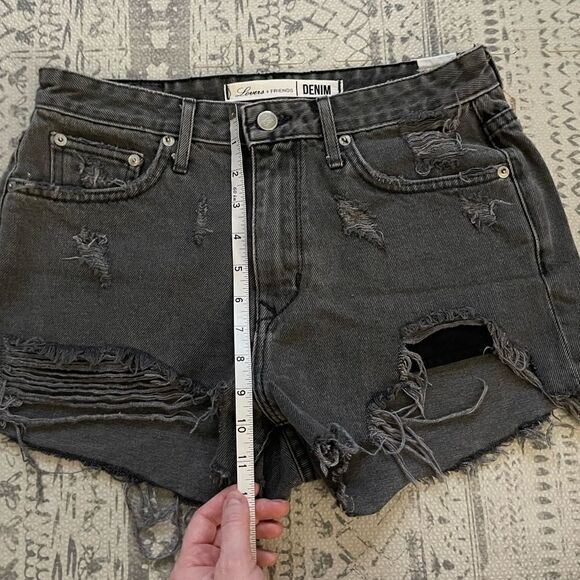 Lovers +‎ Friends distressed gray denim shorts 27 - Picture 7 of 8